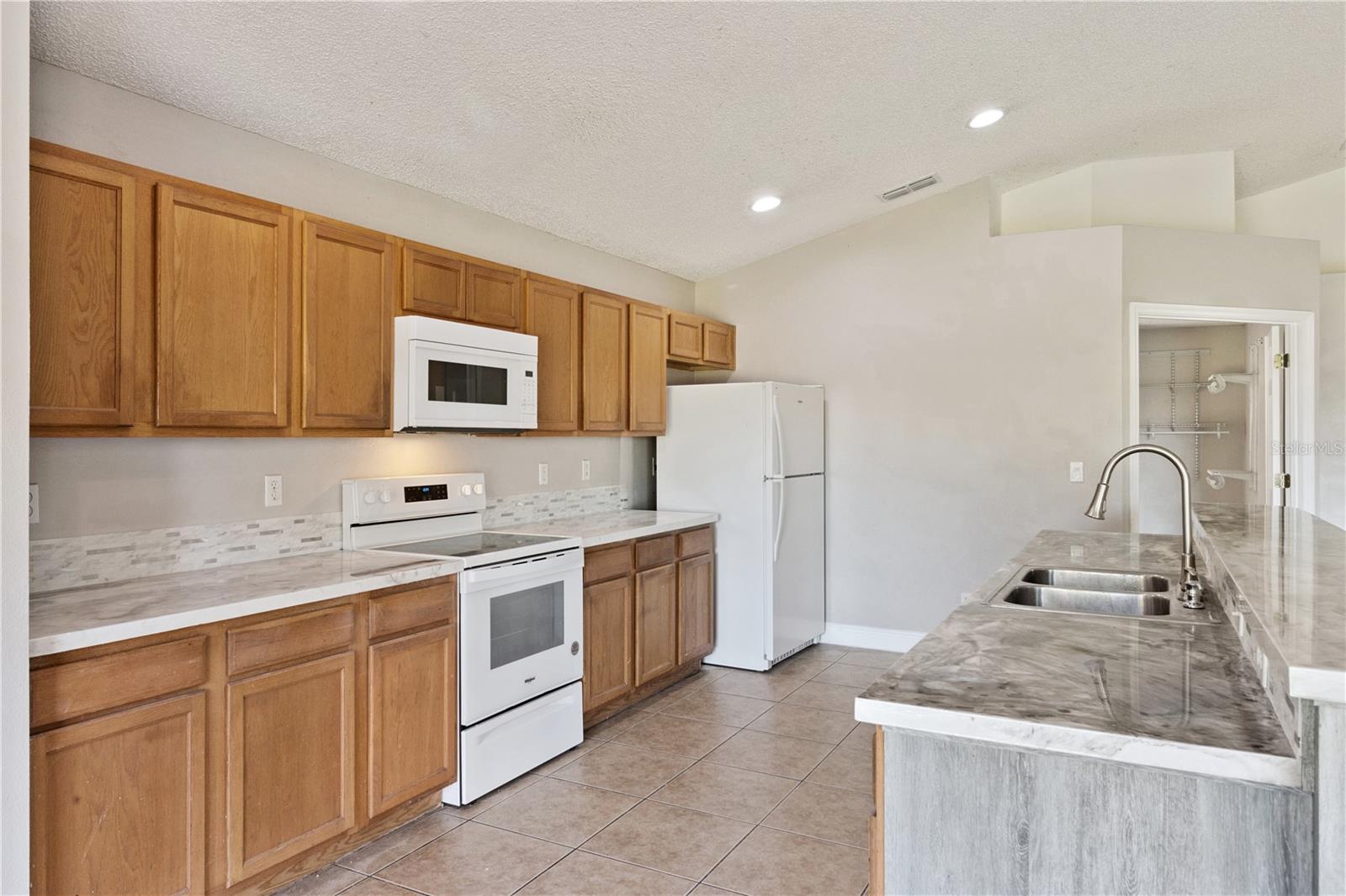 Image 16 of 33 For 1055 Bluegrass Drive