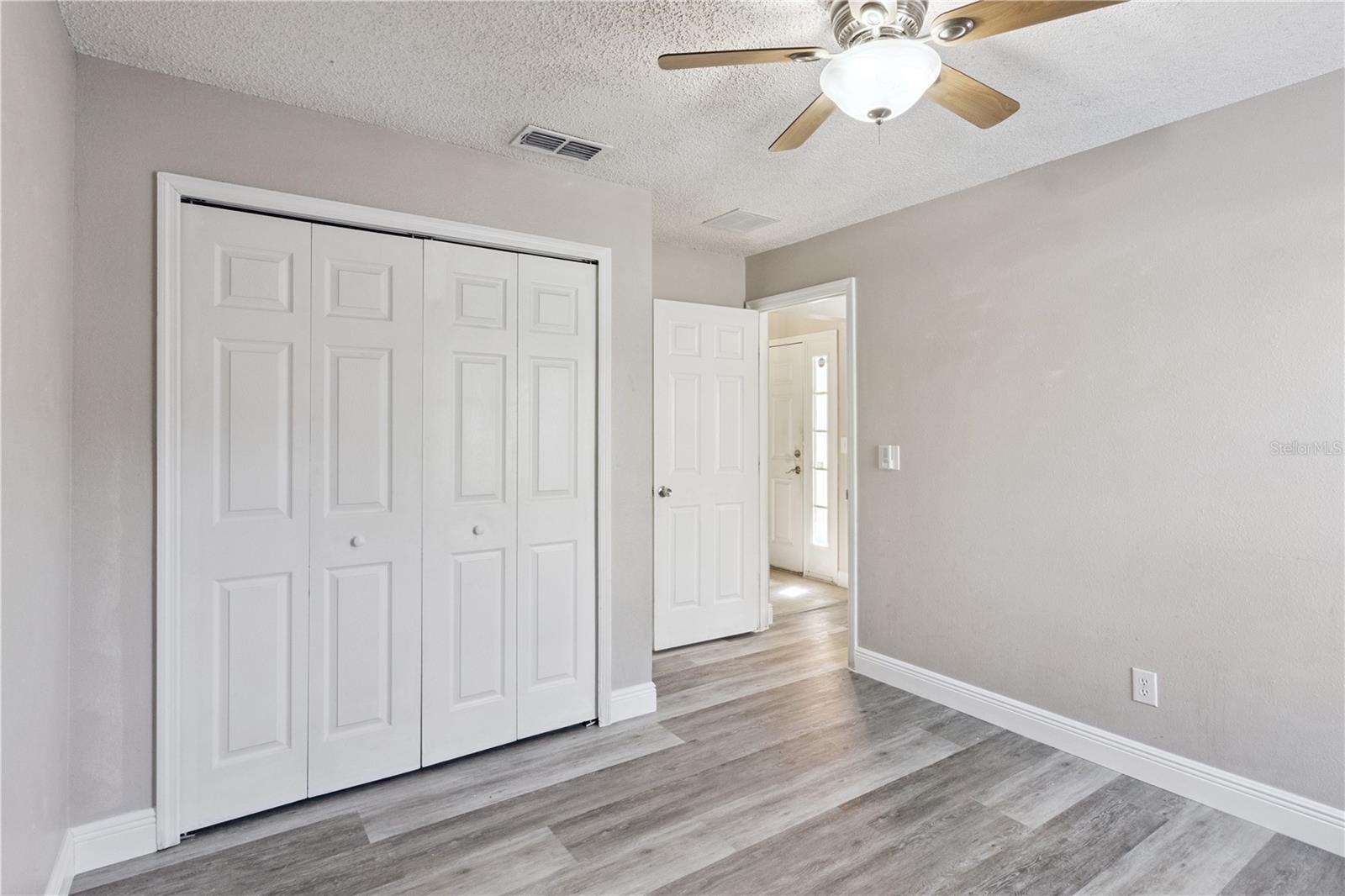 Image 23 of 33 For 1055 Bluegrass Drive