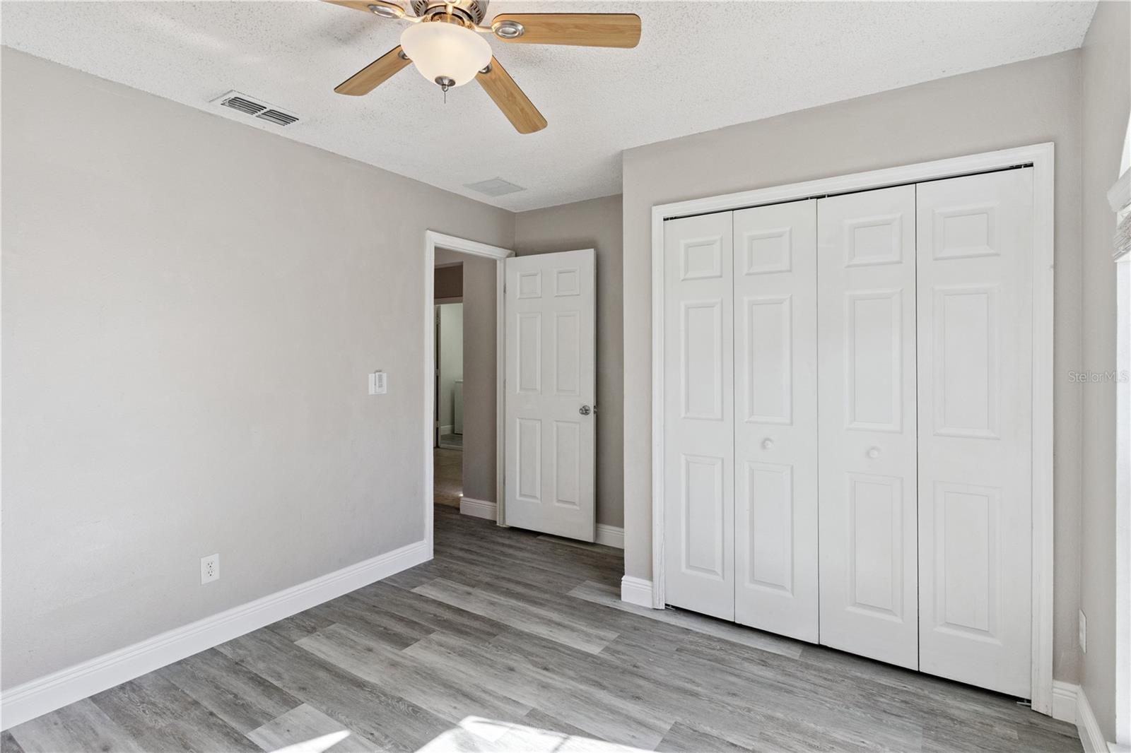 Image 26 of 33 For 1055 Bluegrass Drive