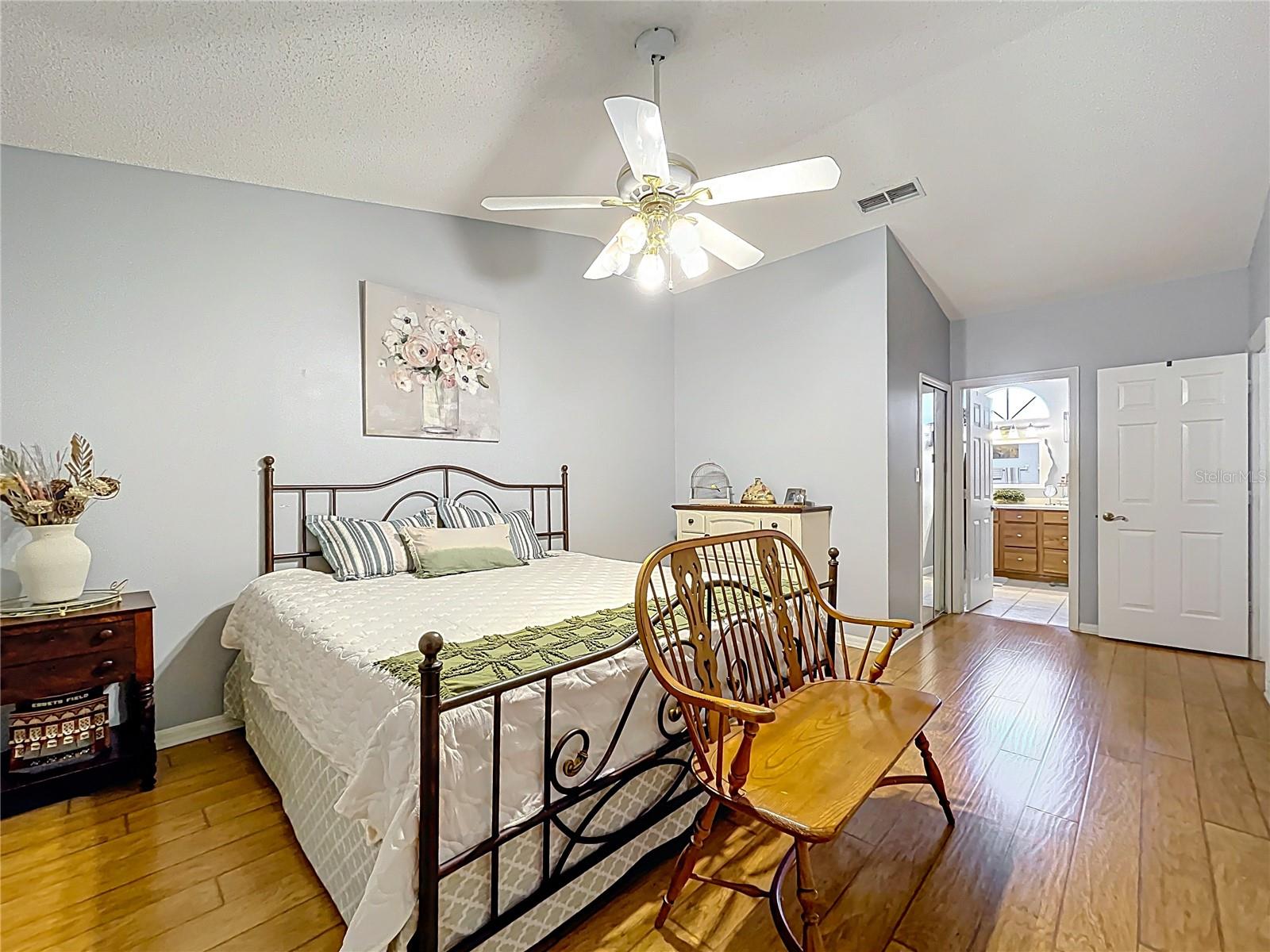 Image 37 of 52 For 26338 Glen Eagle