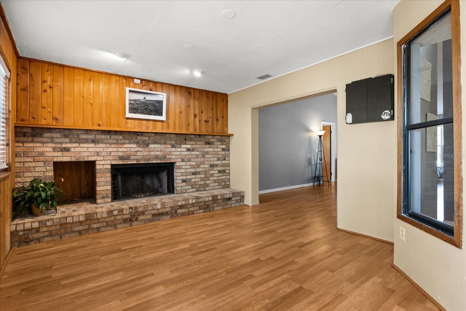 Image 15 of 31 For 3184 Maltby Drive