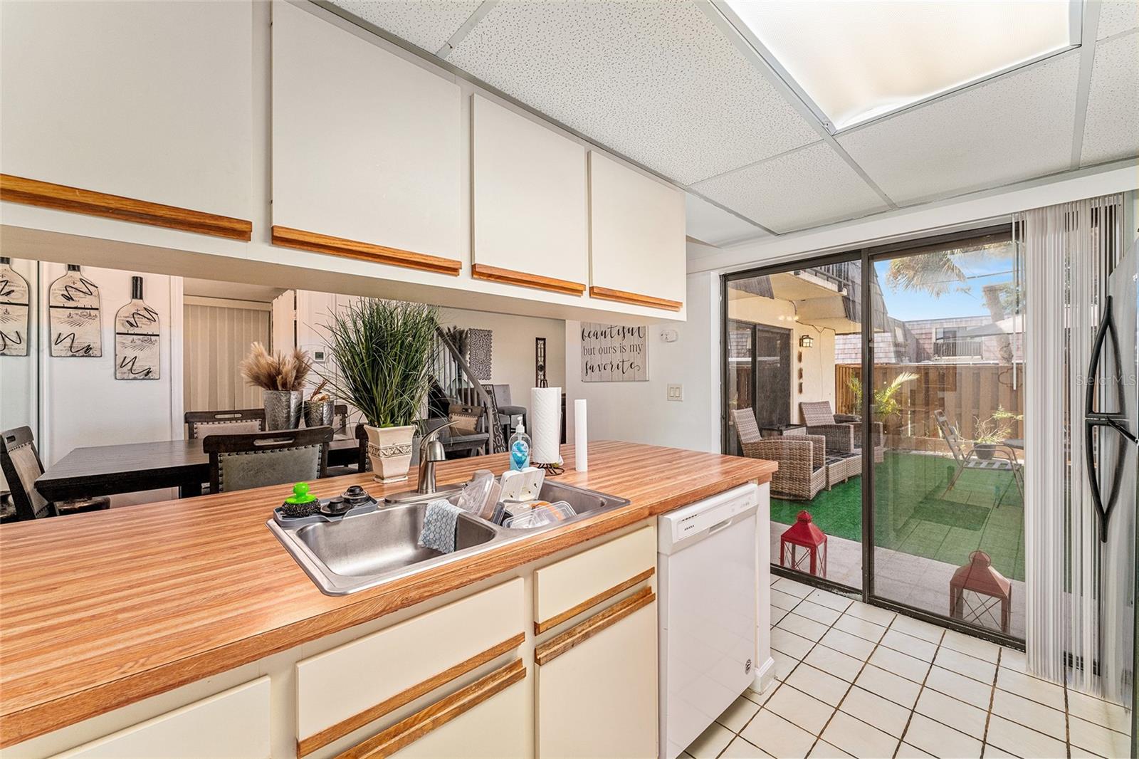 Image 13 of 31 For 2920 Poplar Avenue