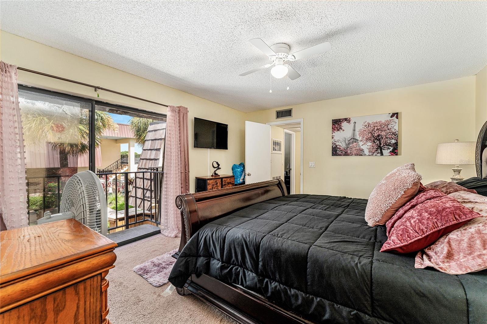 Image 18 of 31 For 2920 Poplar Avenue