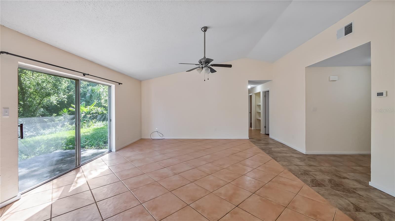 Image 10 of 37 For 15925 Summit Court