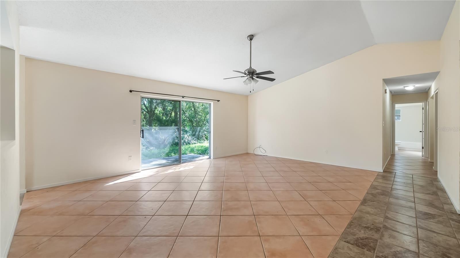 Image 12 of 37 For 15925 Summit Court