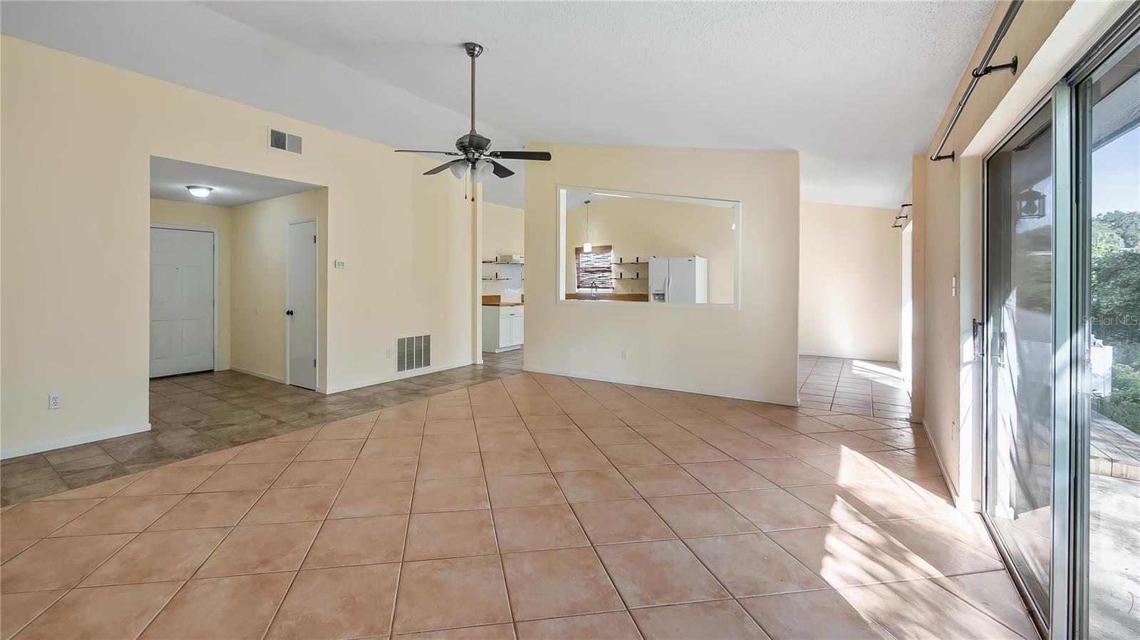 Image 13 of 37 For 15925 Summit Court