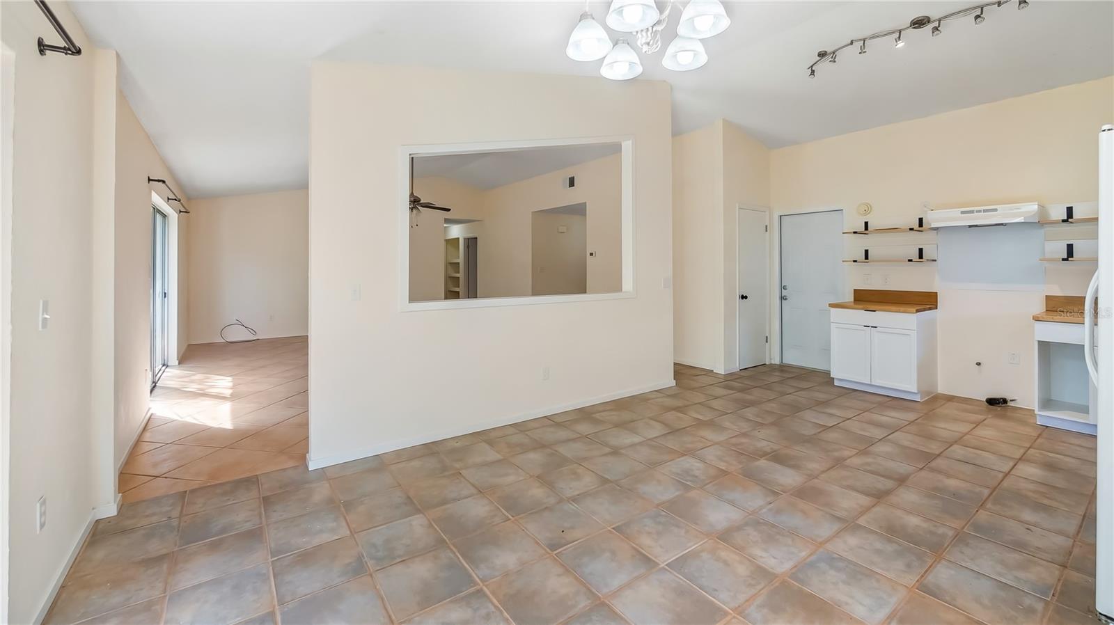 Image 9 of 37 For 15925 Summit Court