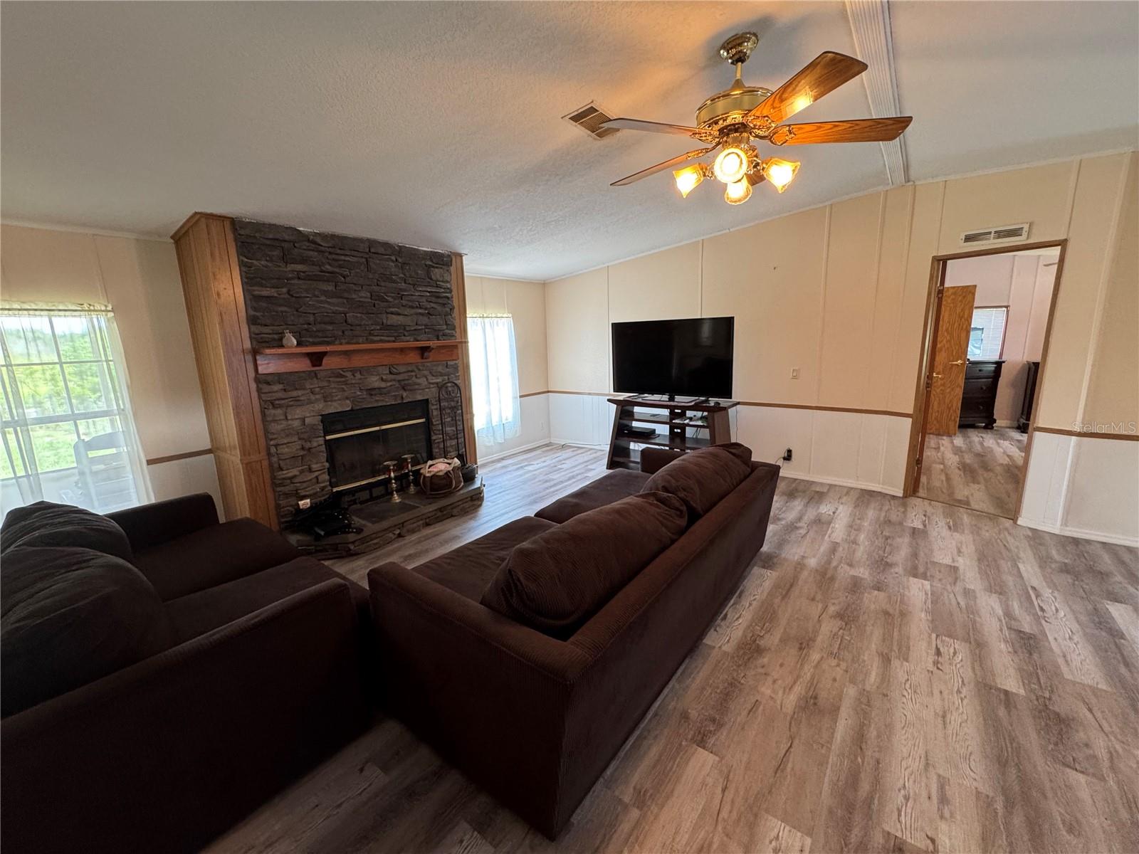 Image 10 of 39 For 10865 Timucuan Road