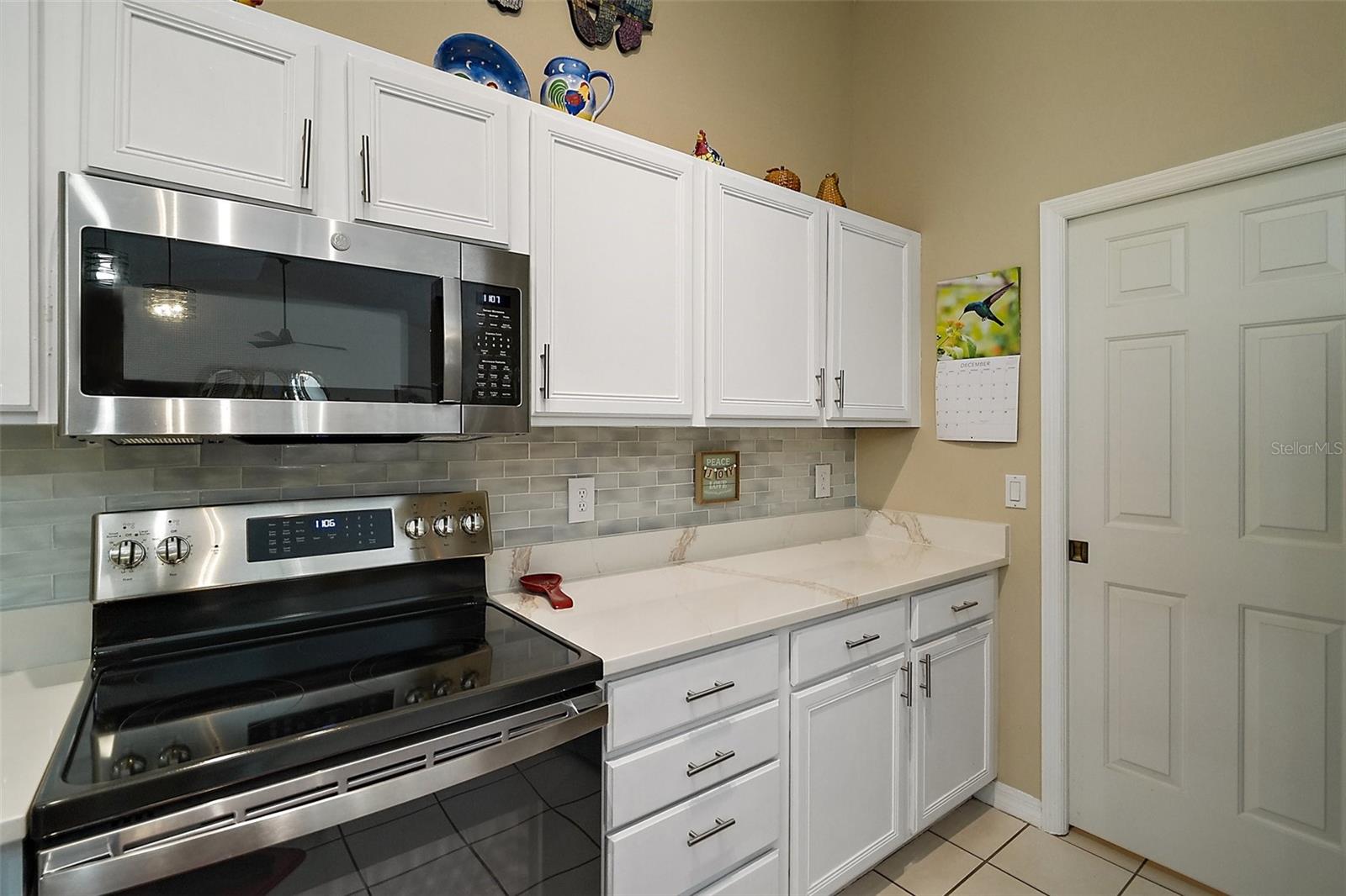 Image 15 of 35 For 4300 Leafway Circle