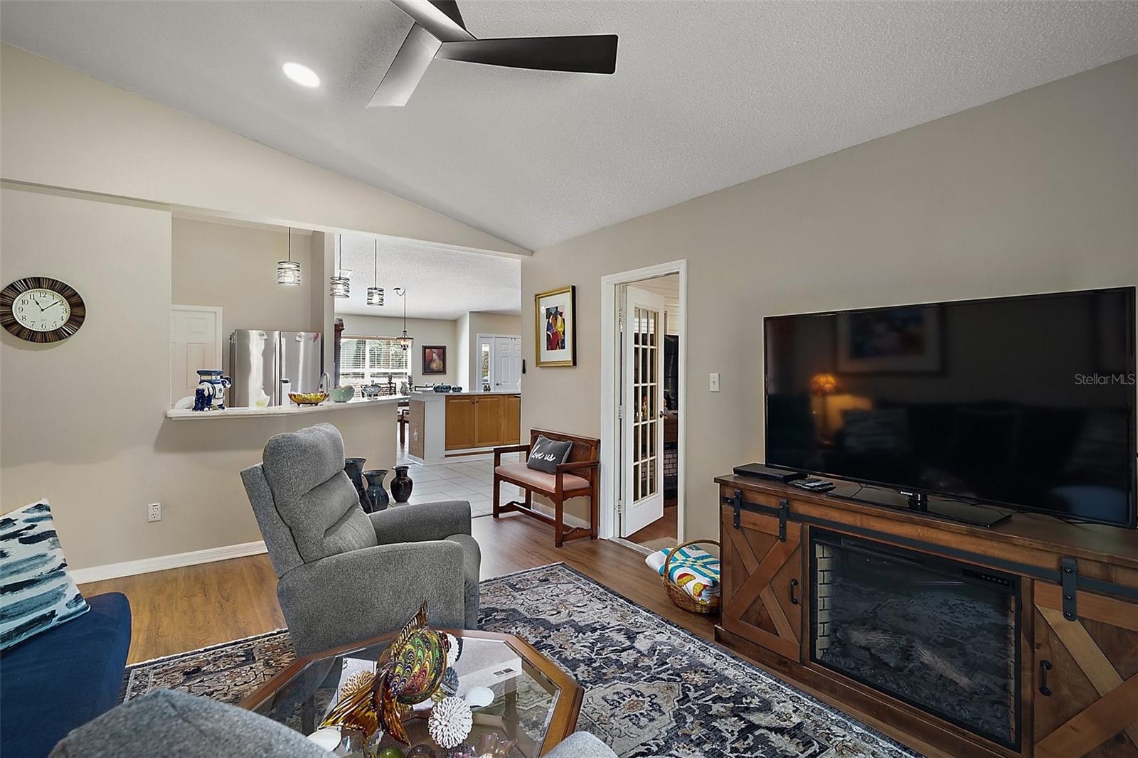 Image 18 of 35 For 4300 Leafway Circle