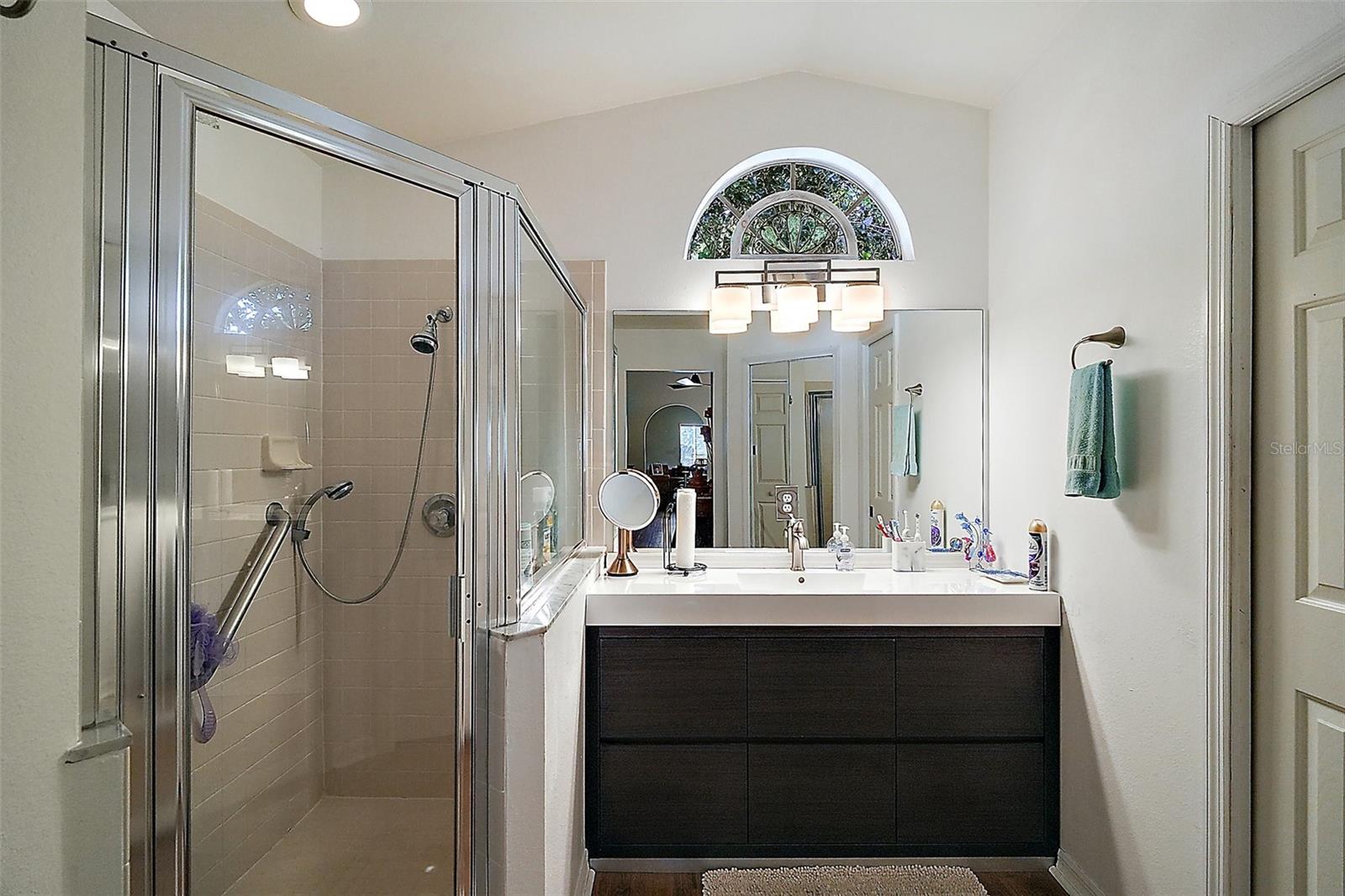 Image 25 of 35 For 4300 Leafway Circle