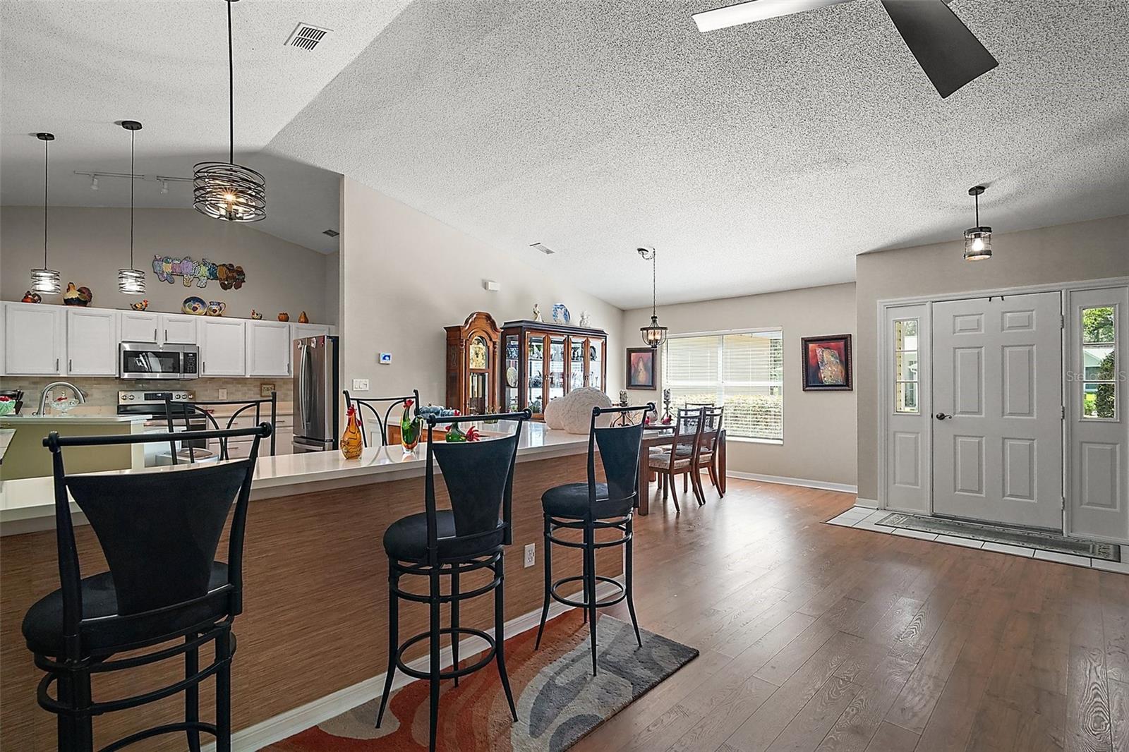 Image 9 of 35 For 4300 Leafway Circle