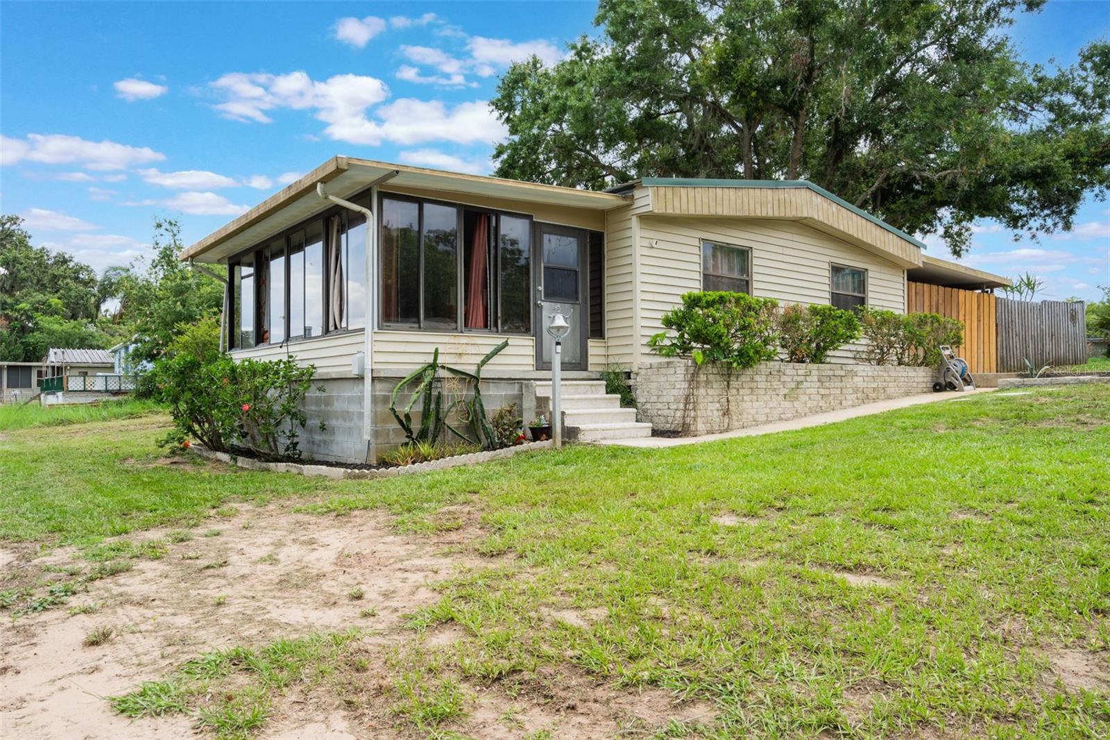 Details for 17511 Palm Drive, MONTVERDE, FL 34756
