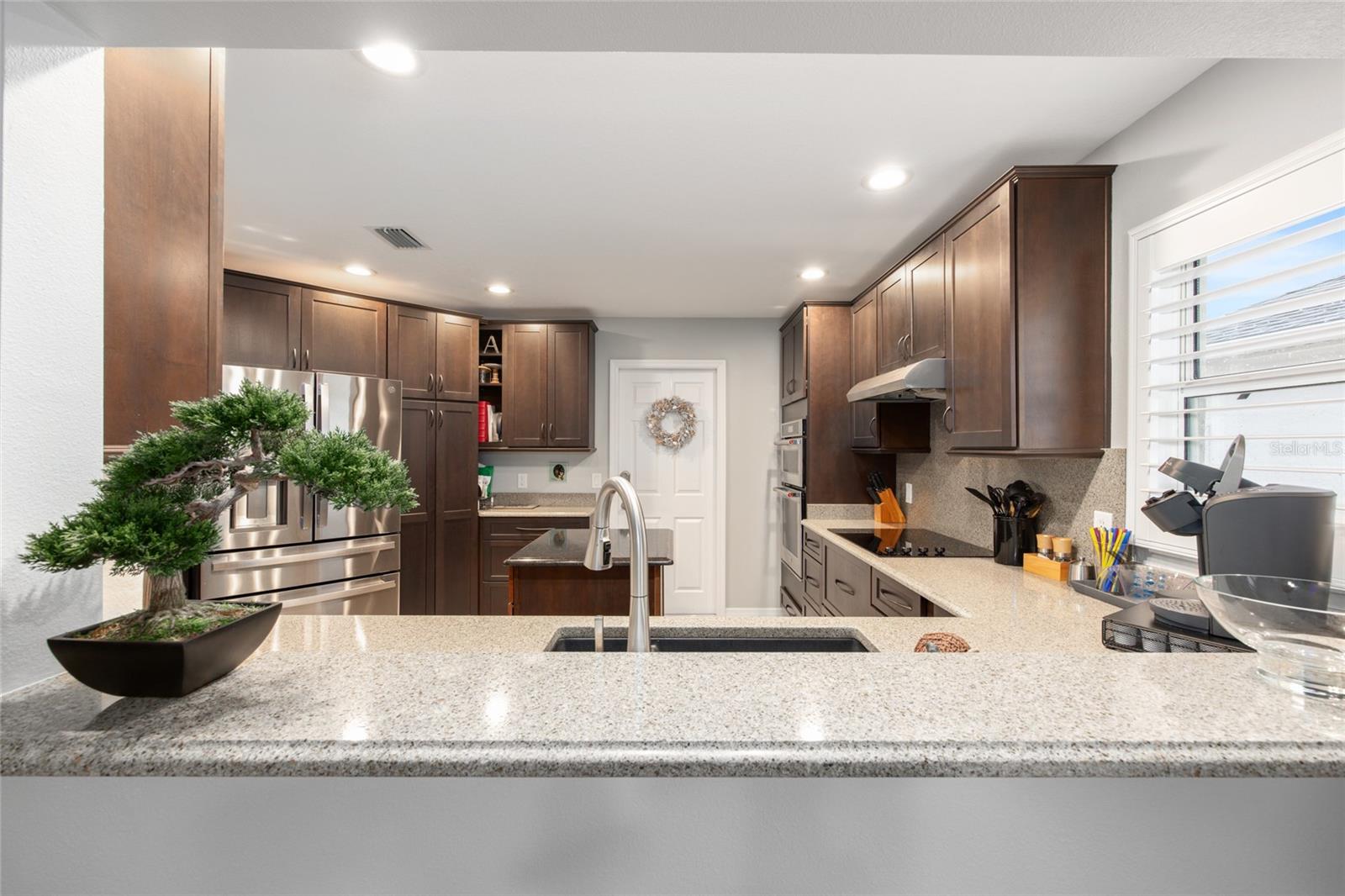 Listing photo id 9 for 1065 Berg Court