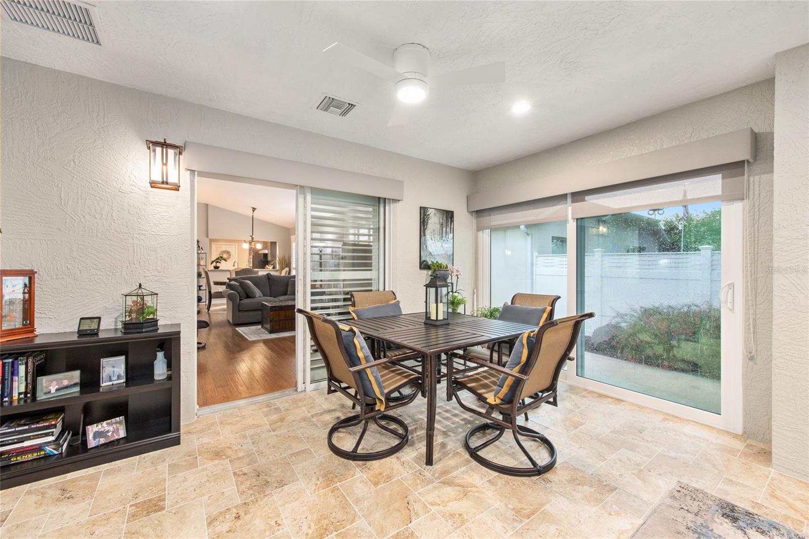 Listing photo id 19 for 1065 Berg Court