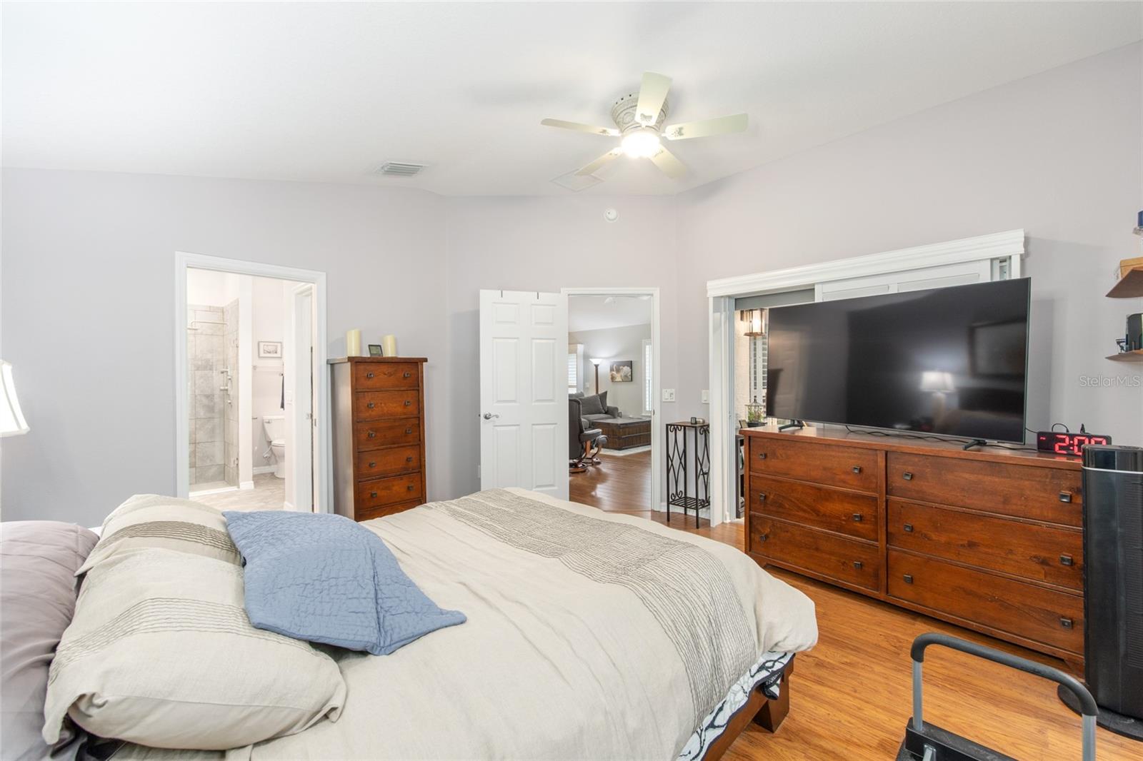 Listing photo id 24 for 1065 Berg Court