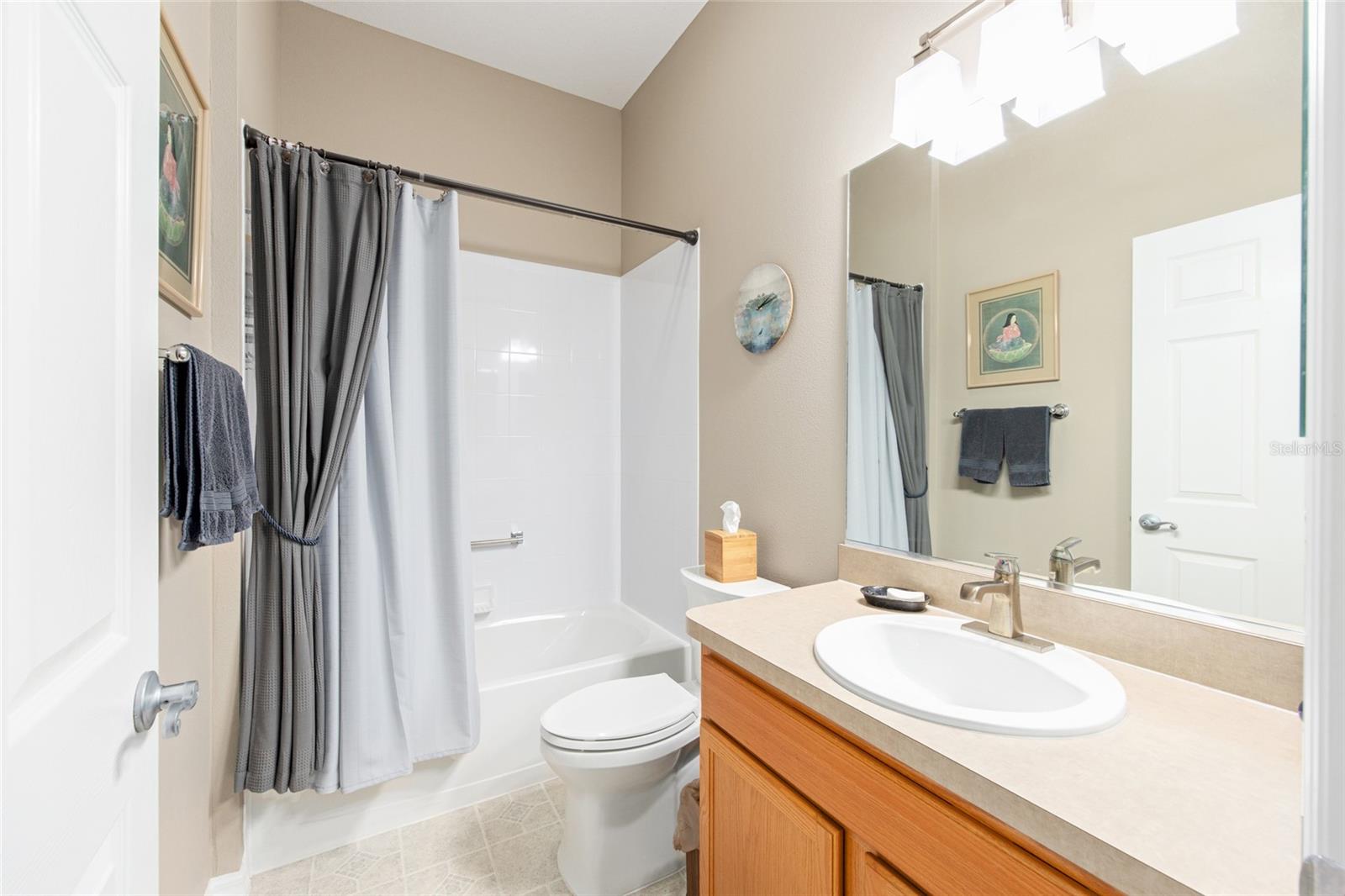 Listing photo id 33 for 1065 Berg Court