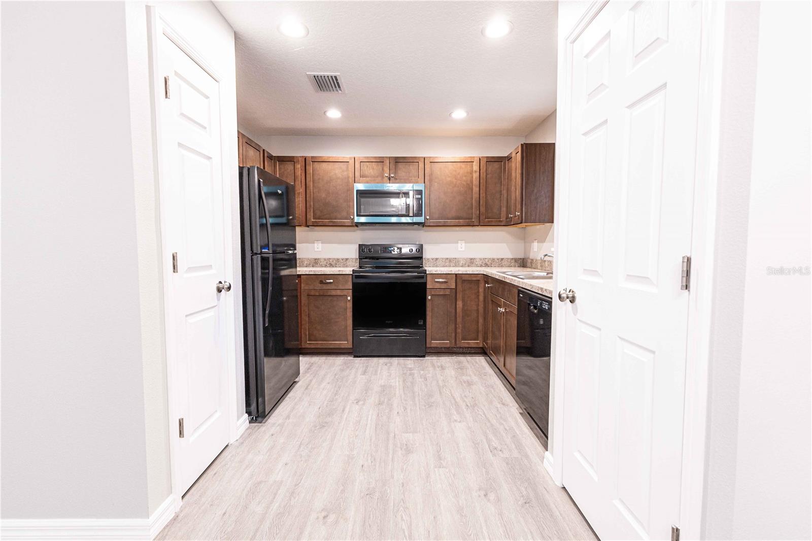 Image 4 of 20 For 8161 Cr 647  