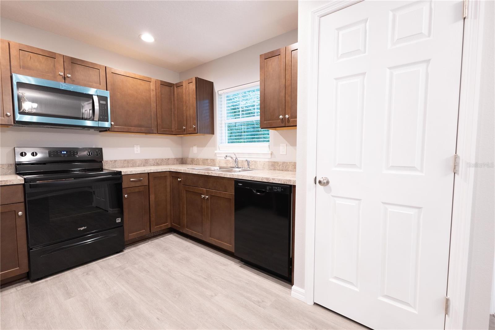 Image 5 of 20 For 8161 Cr 647  