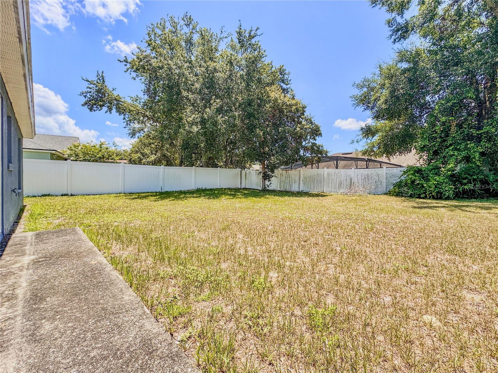 Image 21 of 27 For 428 Coventry Estates Boulevard