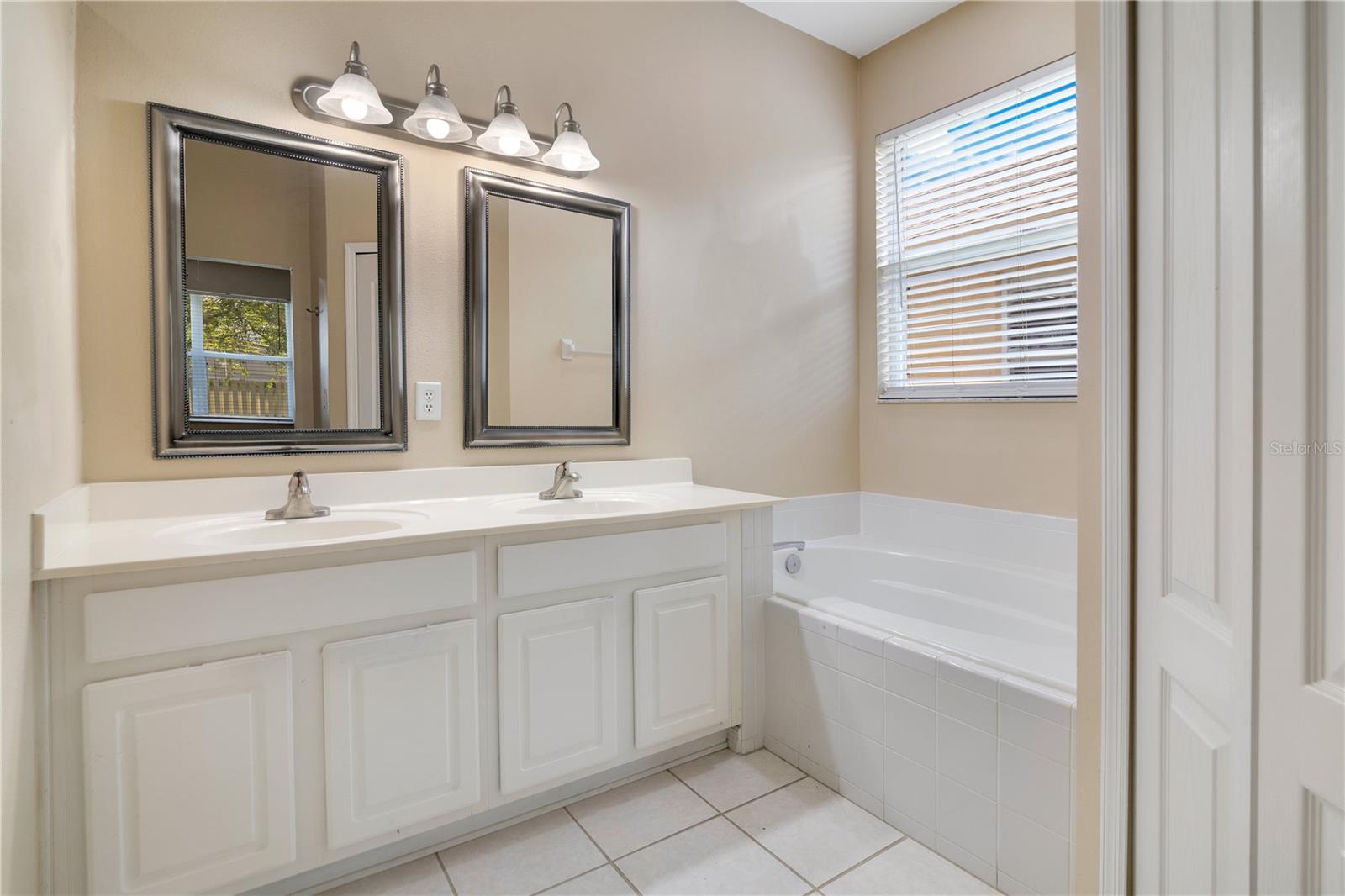 Image 16 of 30 For 14327 Cheverleigh Drive