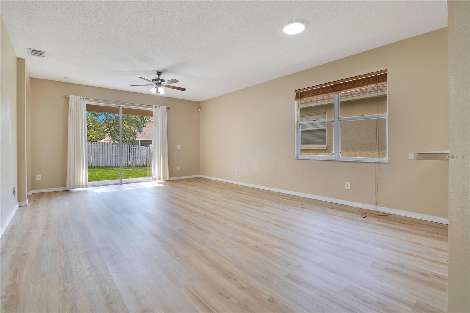 Image 5 of 30 For 14327 Cheverleigh Drive