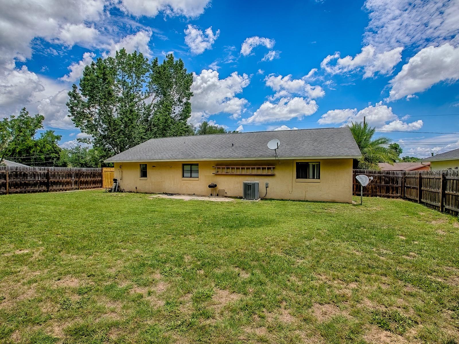 Image 37 of 53 For 11888 71st Avenue Road