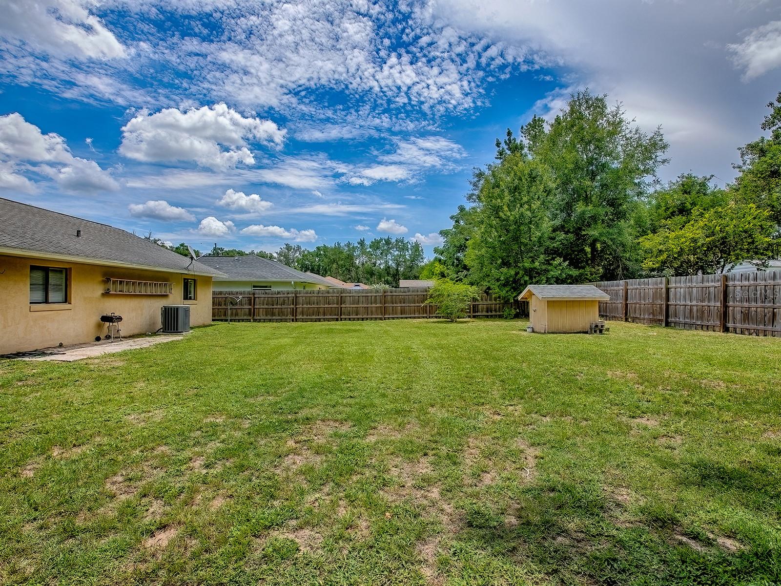 Image 40 of 53 For 11888 71st Avenue Road