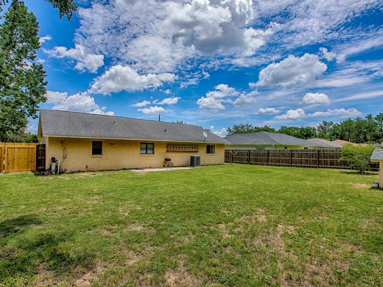 Image 41 of 53 For 11888 71st Avenue Road