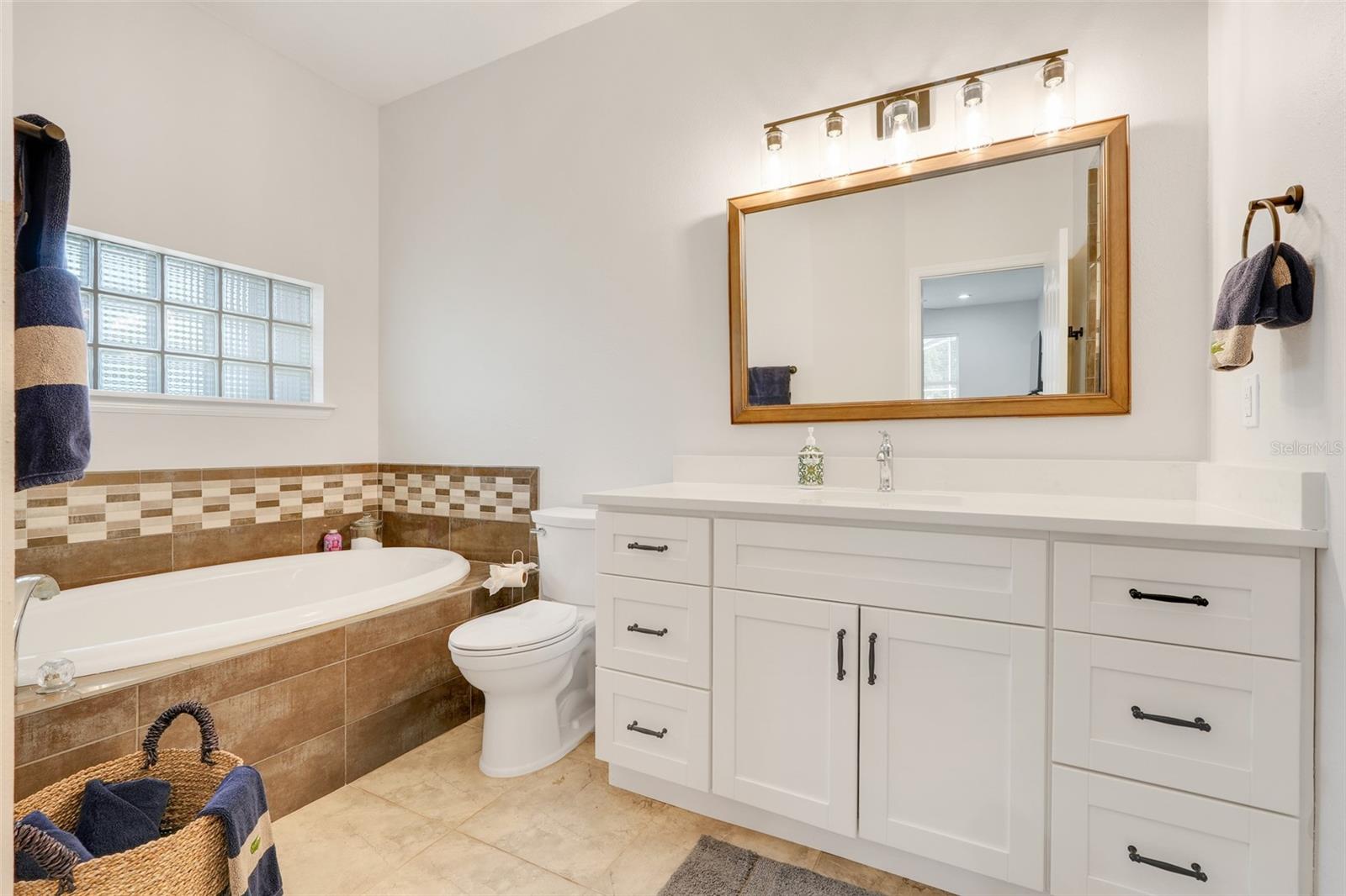 Image 21 of 38 For 15629 Catherine Circle