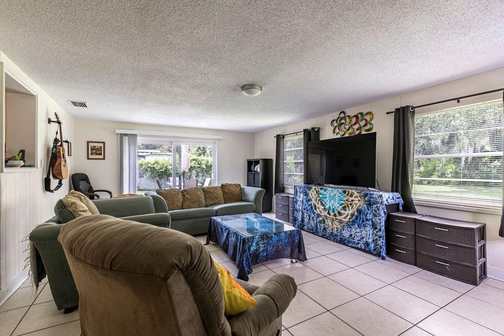 Image 11 of 29 For 1415 Braebury Drive