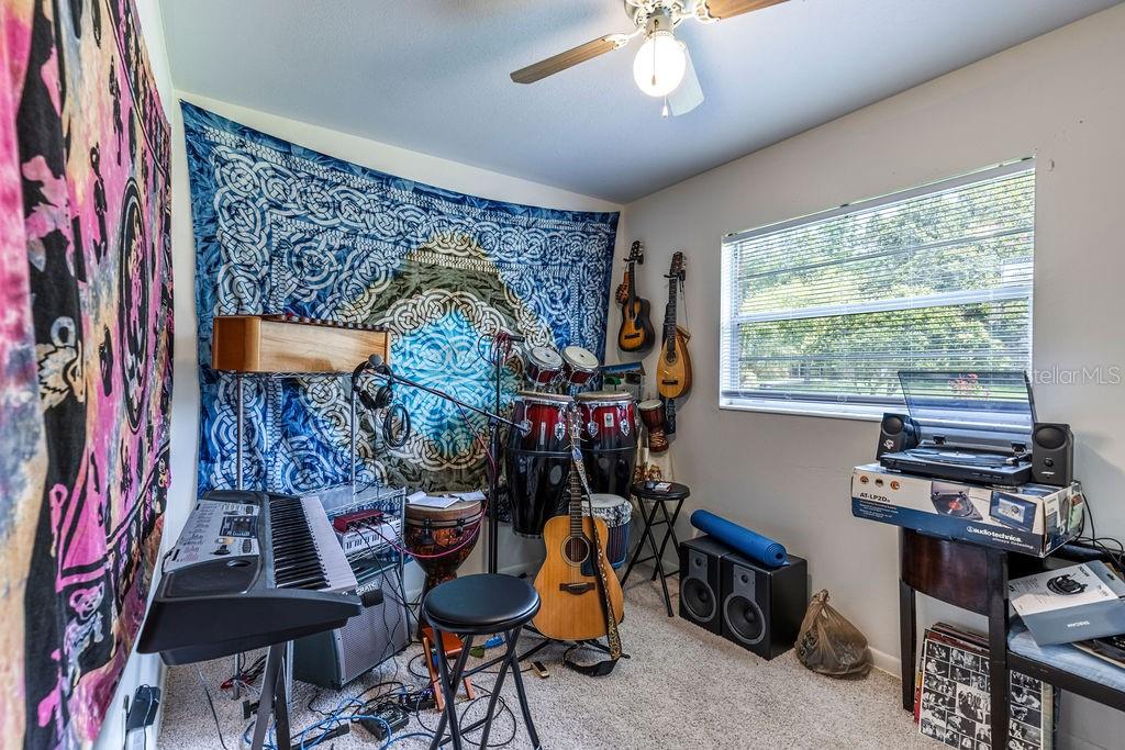 Image 16 of 29 For 1415 Braebury Drive