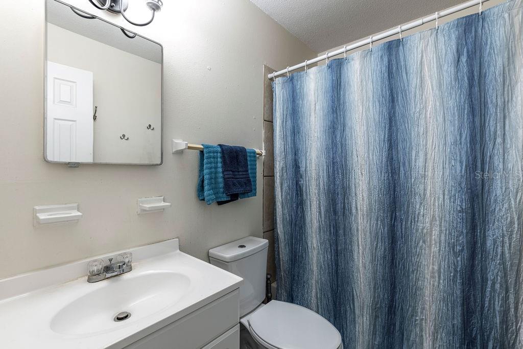 Image 18 of 29 For 1415 Braebury Drive