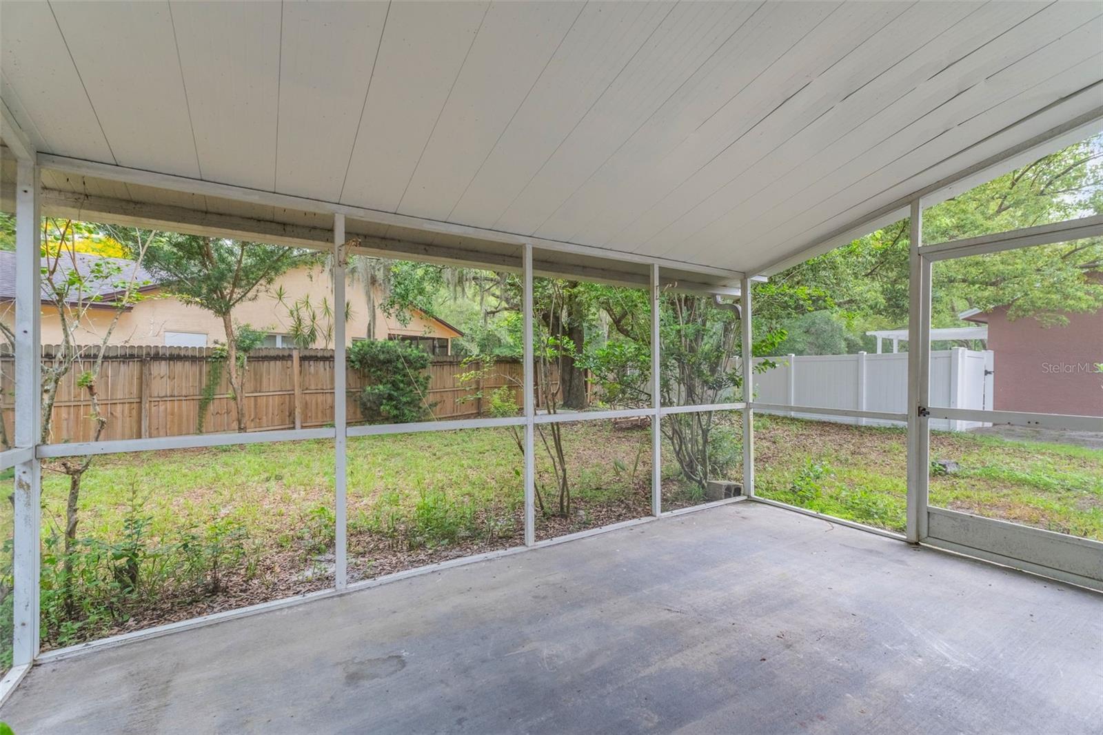 Image 19 of 33 For 3904 Valencia Grove Lane