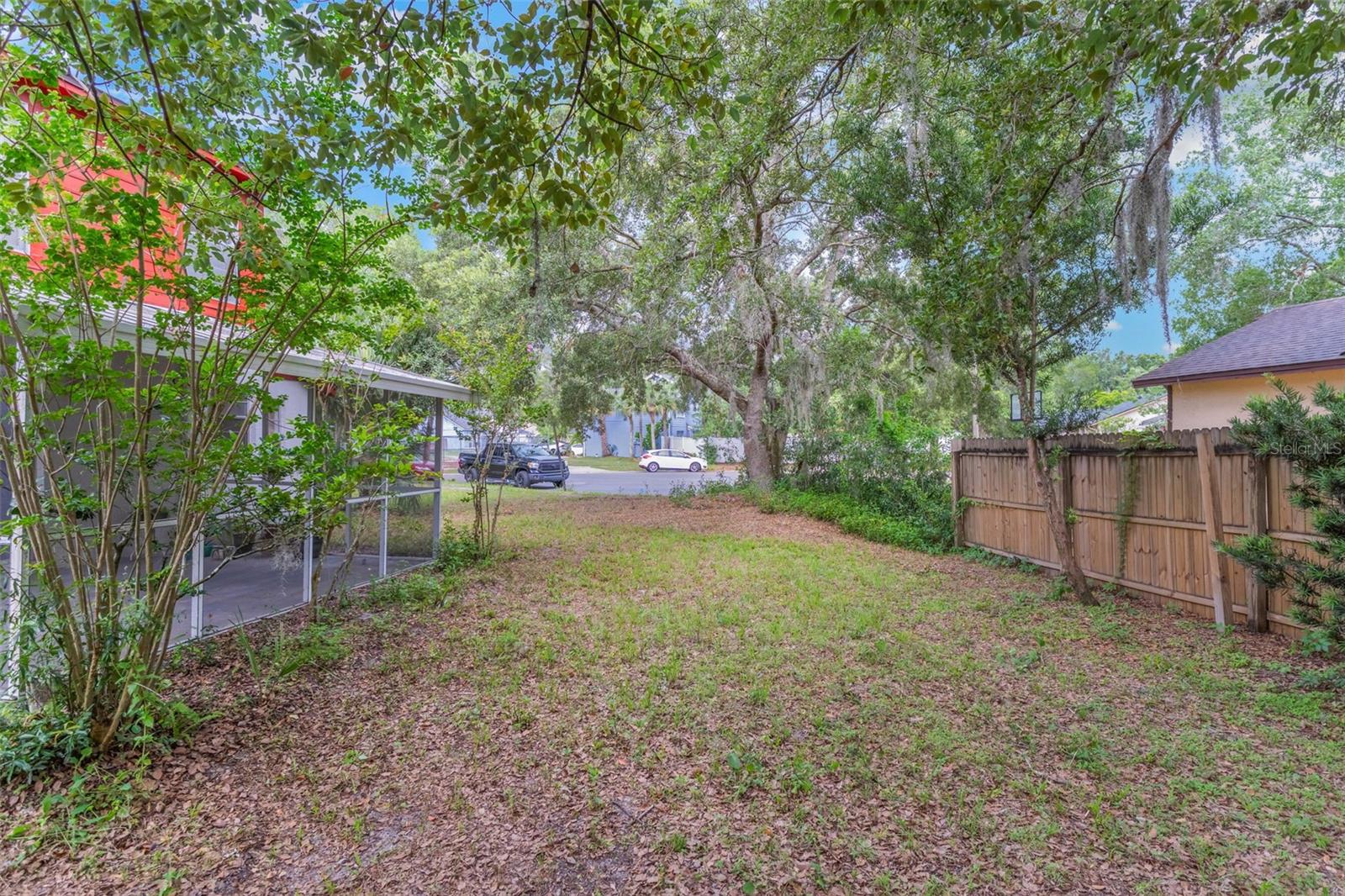 Image 22 of 33 For 3904 Valencia Grove Lane