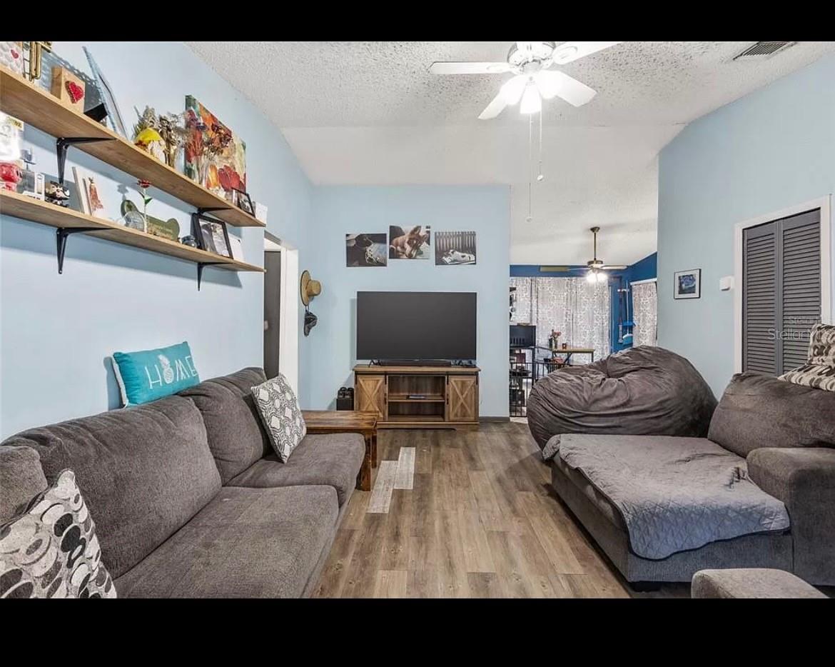 Image 4 of 19 For 3015 Casselwood Street
