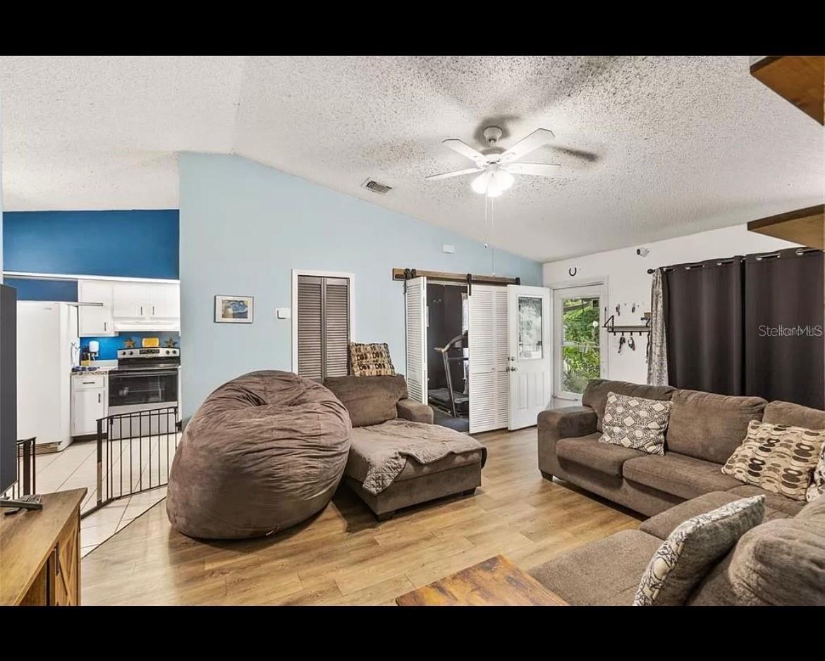 Image 5 of 19 For 3015 Casselwood Street