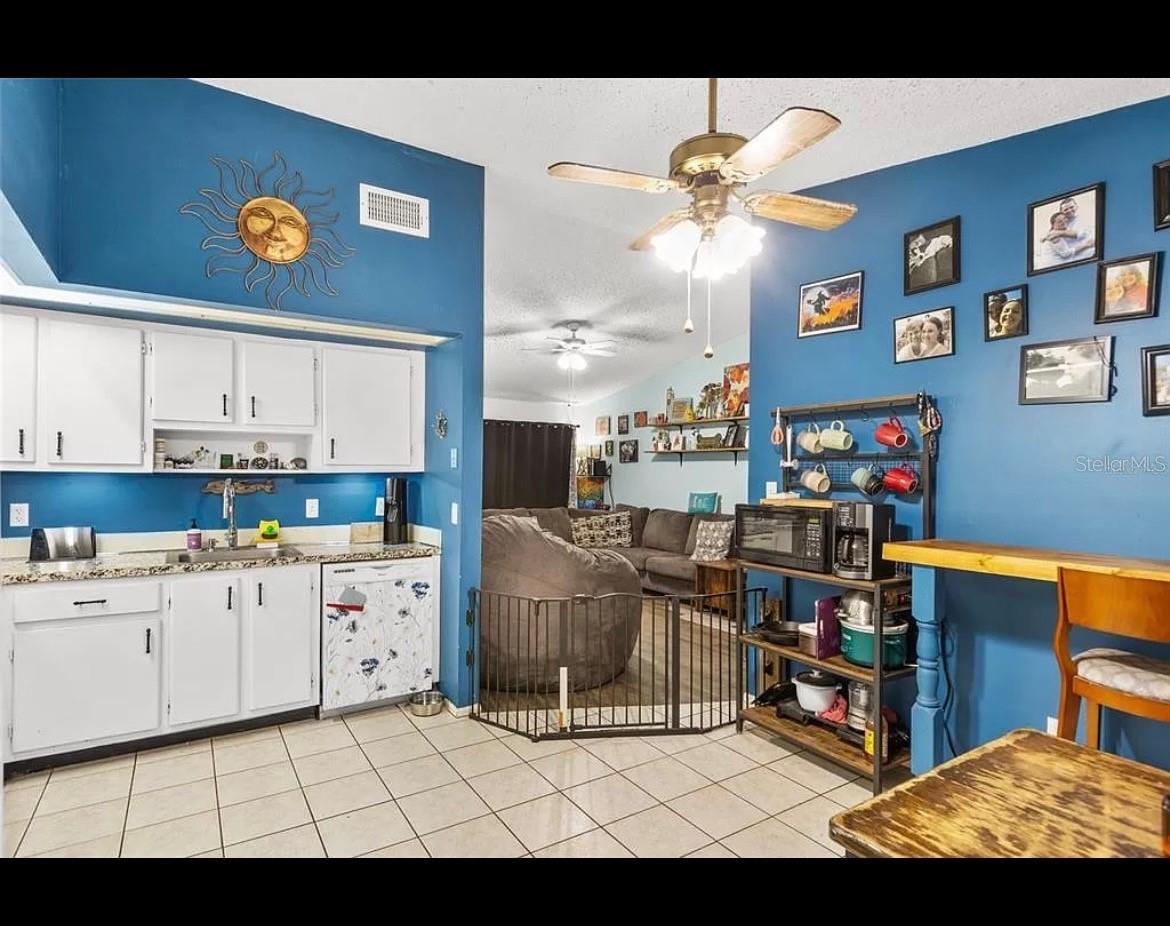 Image 8 of 19 For 3015 Casselwood Street
