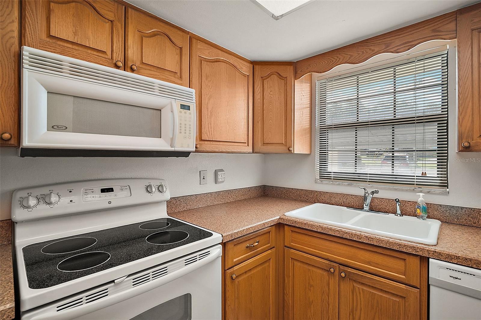 Image 10 of 28 For 101 Grandview Street 103