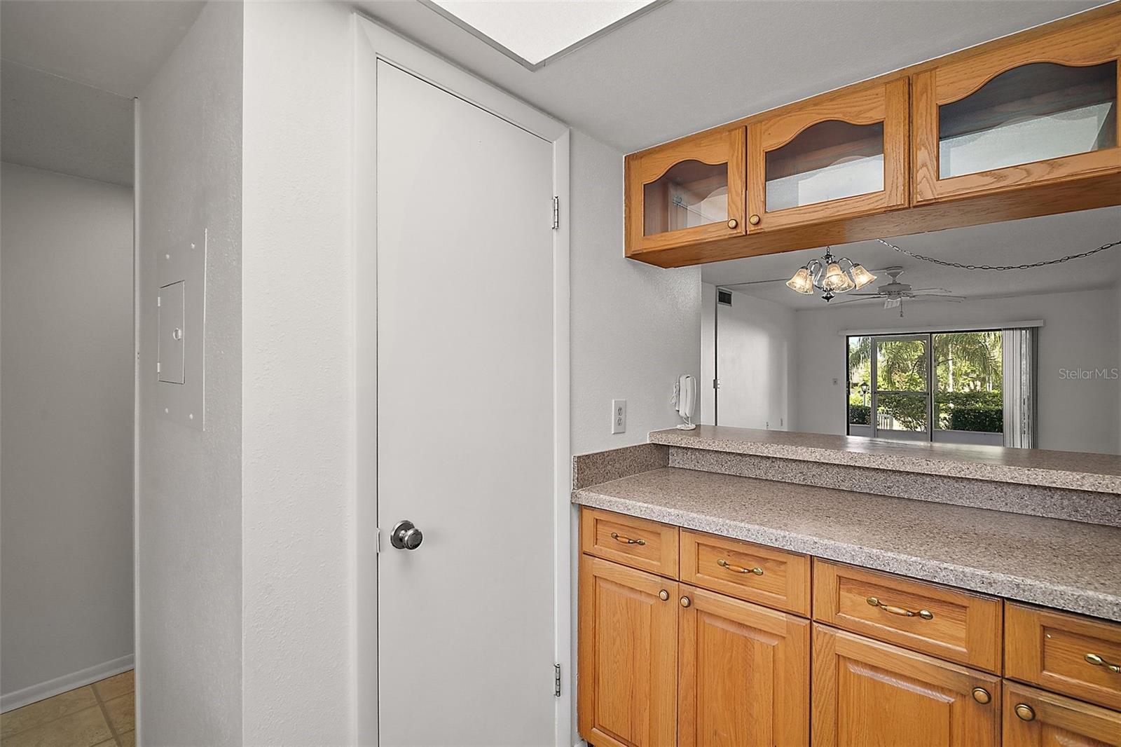 Image 12 of 28 For 101 Grandview Street 103