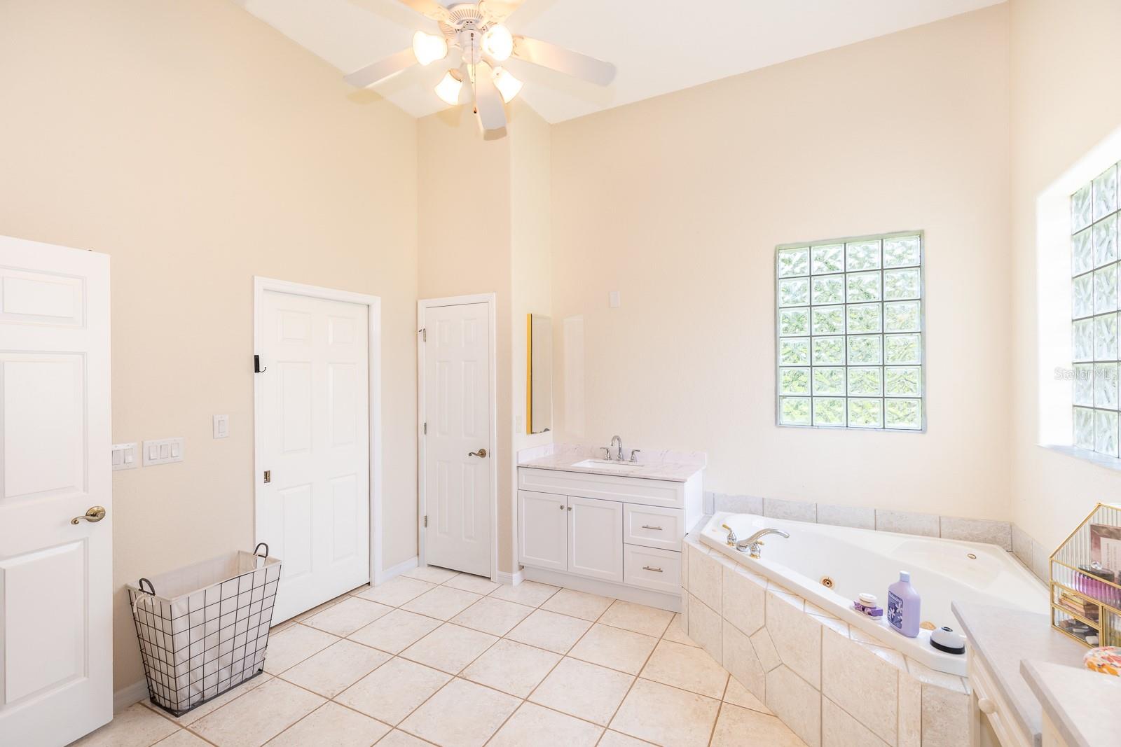 Image 15 of 55 For 32025 Timberlake Drive