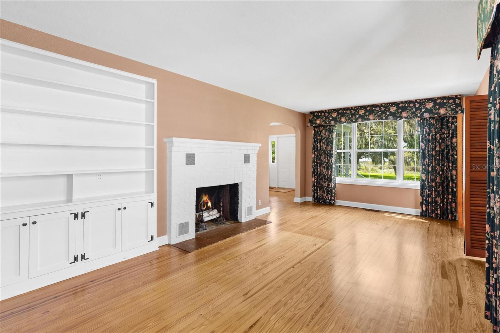 Image 11 of 82 For 9223 Silver Lake Drive