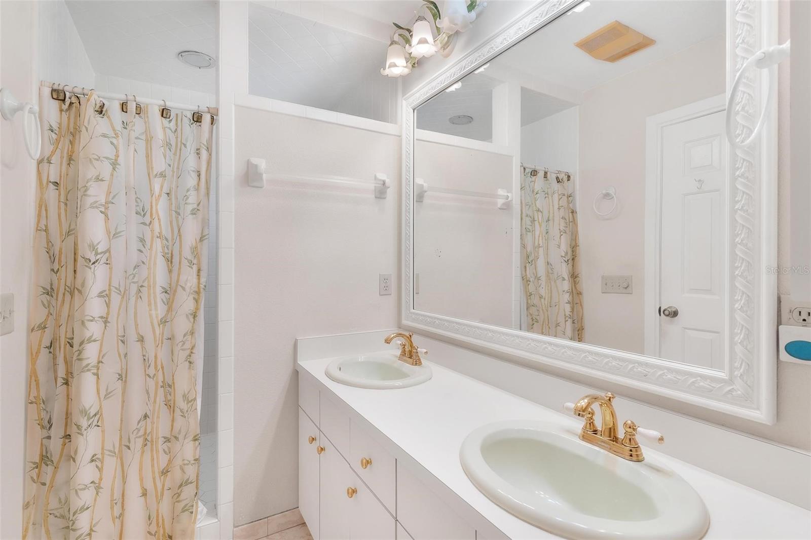 Image 38 of 82 For 9223 Silver Lake Drive