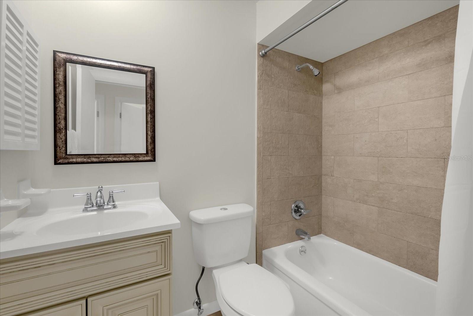 Image 17 of 28 For 123 Clayton Street