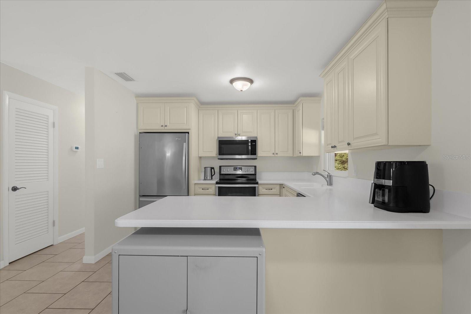 Image 8 of 28 For 123 Clayton Street