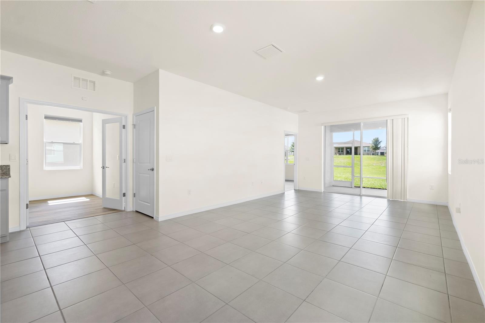 Image 14 of 49 For 8128 Penrose Place