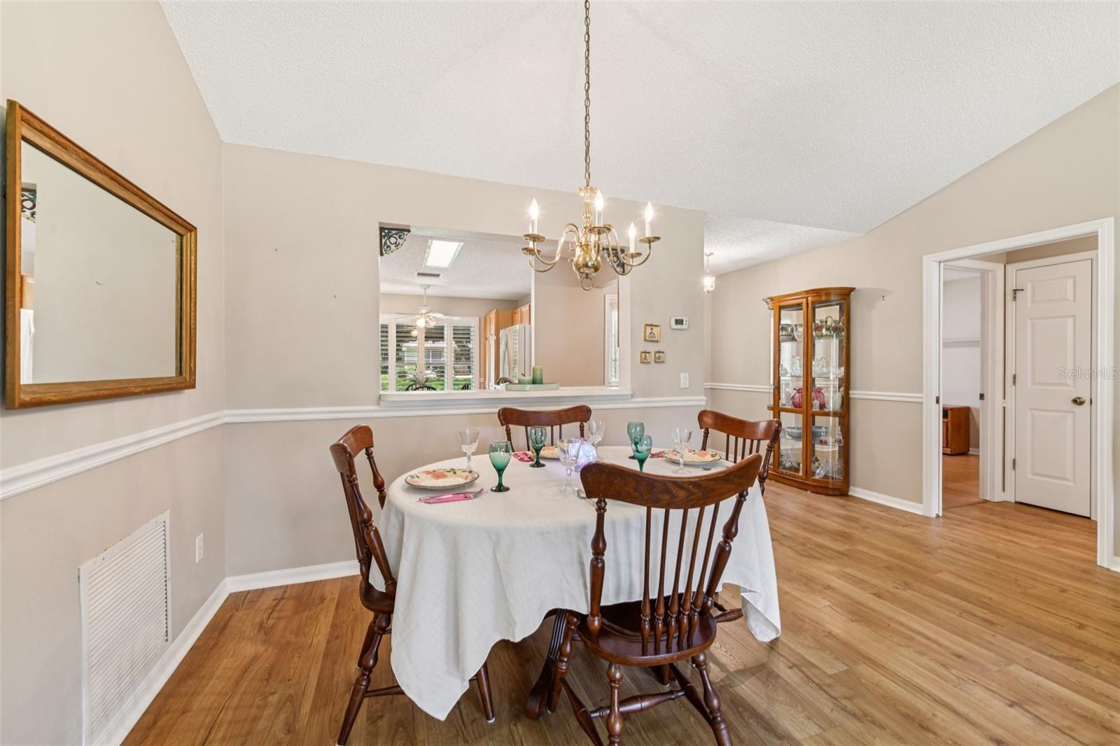 Image 11 of 53 For 516 Loma Paseo Drive