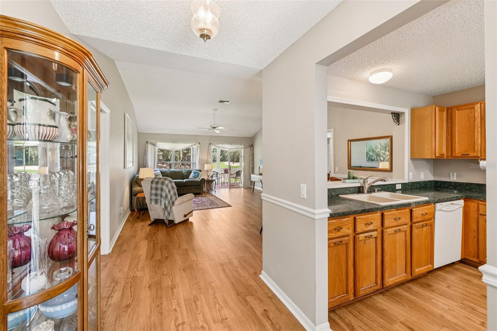 Image 15 of 53 For 516 Loma Paseo Drive