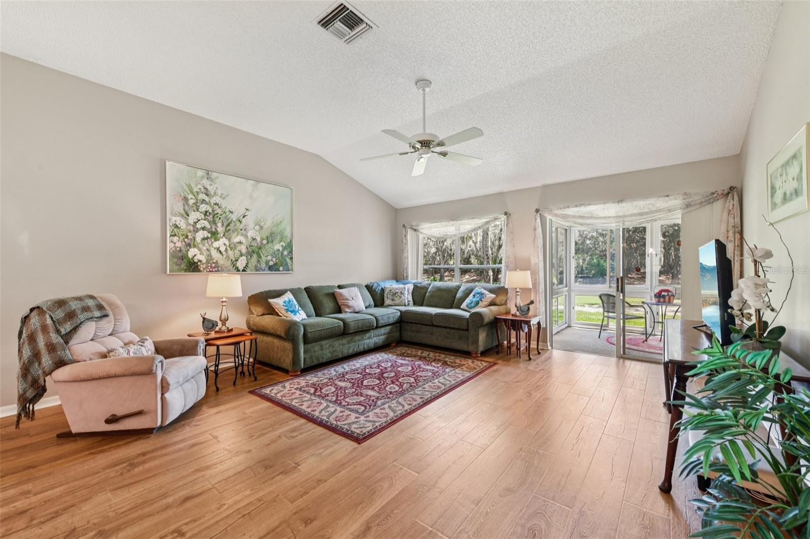 Image 6 of 53 For 516 Loma Paseo Drive