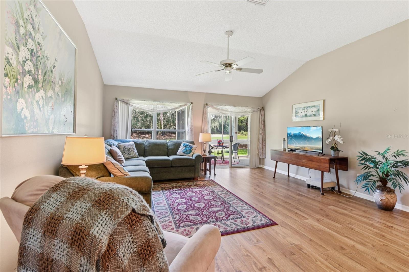Image 7 of 53 For 516 Loma Paseo Drive